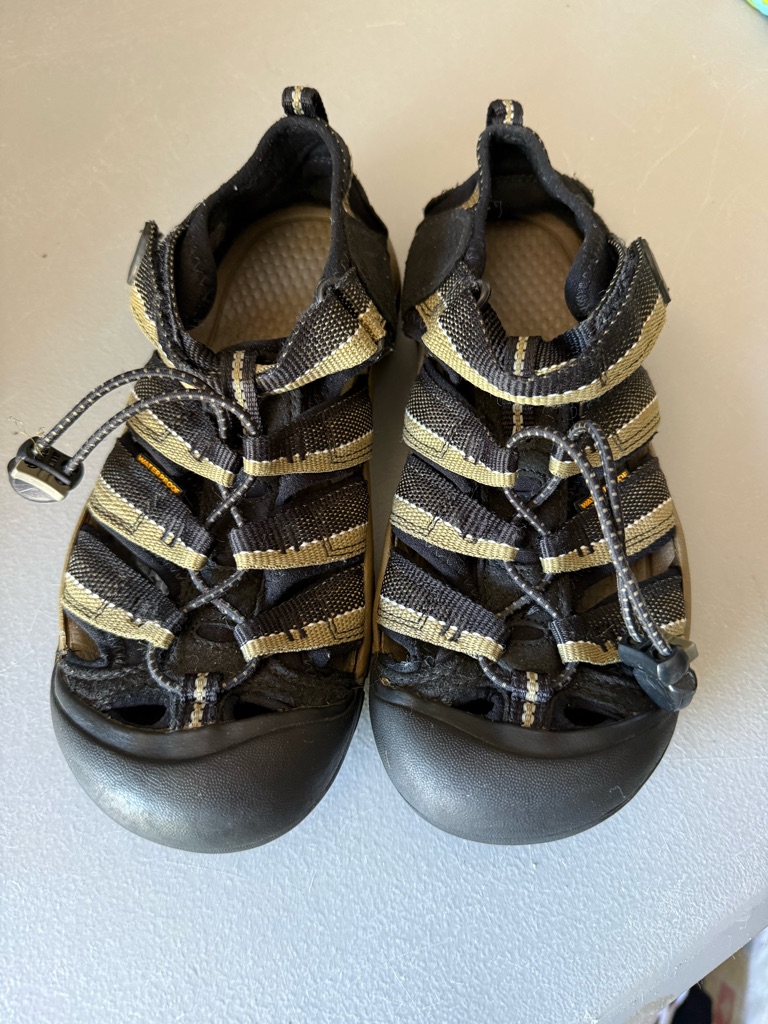 Kids Keen Black And Tan Active Waterproof Sandals Size 4